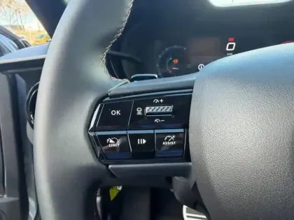 Photo 11 Alfa Romeo Junior  1.2 Ibrida 145ch Intensa e-DCT6