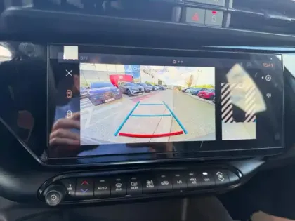 Photo 12 Alfa Romeo Junior  1.2 Ibrida 145ch Intensa e-DCT6