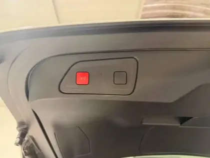 Photo 11 Citroën C5 aircross  Hybrid 225ch Shine Pack e-EAT8