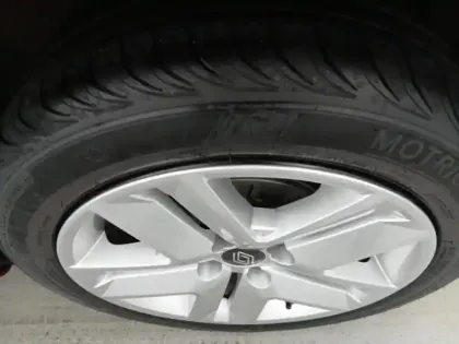 Photo 9 Renault Clio  1.5 Blue dCi 100ch Evolution - 24