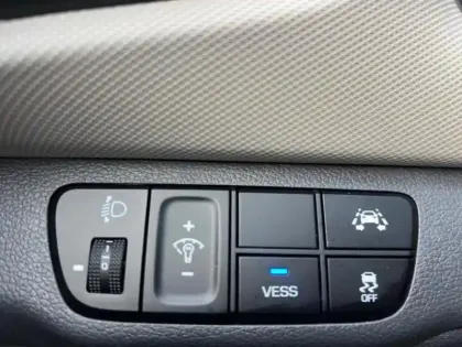 Photo 12 Hyundai Ioniq  Plug-in 141ch Executive