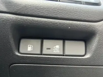 Photo 13 Hyundai Ioniq  Plug-in 141ch Executive