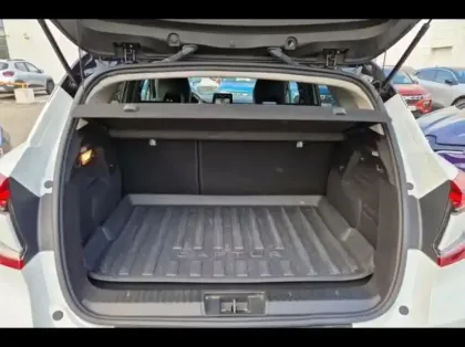 Photo 11 Renault Captur  1.6 E-Tech full hybrid 145ch Initiale Paris