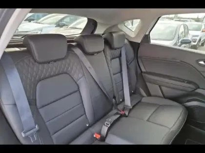 Photo 10 Renault Captur  1.6 E-Tech full hybrid 145ch Initiale Paris