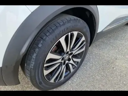 Photo 12 Renault Captur  1.6 E-Tech full hybrid 145ch Initiale Paris