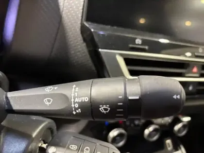 Photo 12 Citroën C4  BlueHDi 130ch S&S Feel EAT8