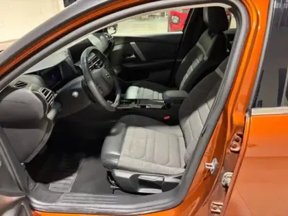 Photo 10 Citroën C4  BlueHDi 130ch S&S Feel EAT8