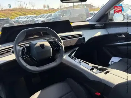 Photo 14 Peugeot 5008  Electrique 210ch Batterie 73 kWh Allure