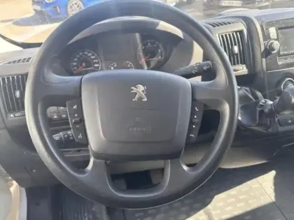 Photo 14 Peugeot Boxer  Fg 330 L1H1 2.2 BlueHDi S&S 140 ch Premium