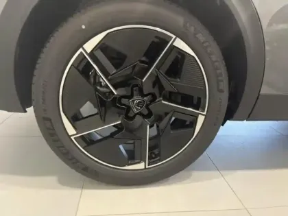 Photo 10 Peugeot 408  Hybrid 145ch GT e-DCS6