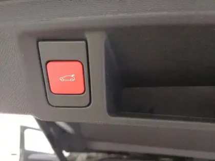 Photo 33 Peugeot 308  SW BlueHDi 130ch S&S EAT8