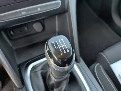 Photo 13 Renault Megane Mégane IV Berline dCi 90 Energy