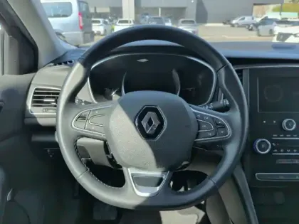 Photo 8 Renault Megane Mégane IV Berline dCi 90 Energy