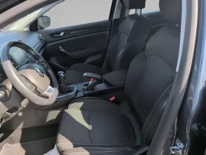 Photo 10 Renault Megane Mégane IV Berline dCi 90 Energy