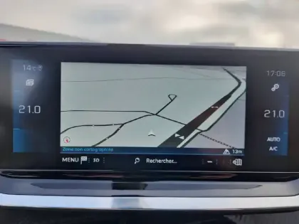 Photo 59 Peugeot 2008  BlueHDi 130 S&S EAT8