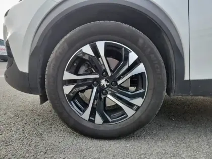 Photo 33 Peugeot 2008  BlueHDi 130 S&S EAT8