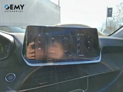 Photo 13 Peugeot 208  Electrique 50 kWh 136ch