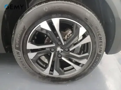 Photo 10 Peugeot 2008  PureTech 130 S&S EAT8