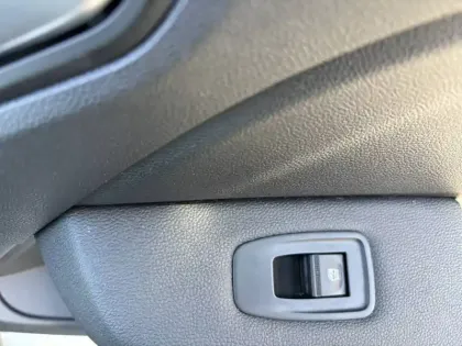 Photo 17 Renault Clio  E-Tech full hybrid 145 GSR2