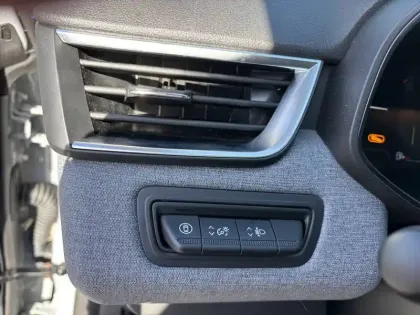 Photo 29 Renault Clio  E-Tech full hybrid 145 GSR2