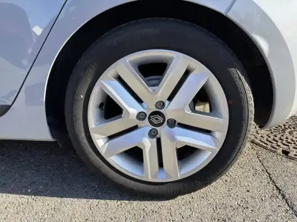 Photo 10 Renault Clio  E-Tech full hybrid 145 GSR2