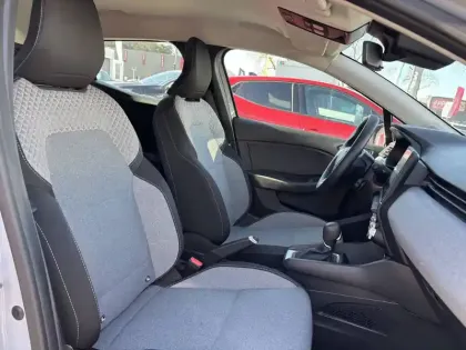 Photo 12 Renault Clio  E-Tech full hybrid 145 GSR2