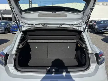 Photo 18 Renault Clio  E-Tech full hybrid 145 GSR2