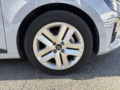 Photo 8 Renault Clio  E-Tech full hybrid 145 GSR2