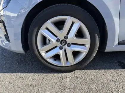 Photo 9 Renault Clio  E-Tech full hybrid 145 GSR2