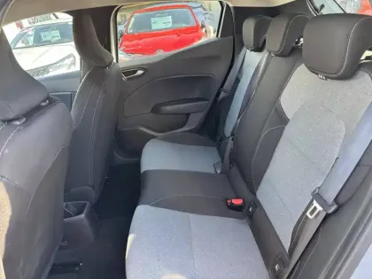 Photo 21 Renault Clio  E-Tech full hybrid 145 GSR2