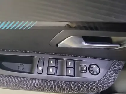 Photo 26 Peugeot 208  PureTech 75 S&S BVM5