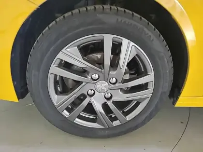 Photo 12 Peugeot 208  PureTech 75 S&S BVM5