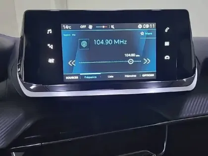 Photo 18 Peugeot 208  PureTech 75 S&S BVM5