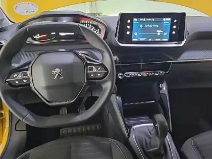 Photo 7 Peugeot 208  PureTech 75 S&S BVM5