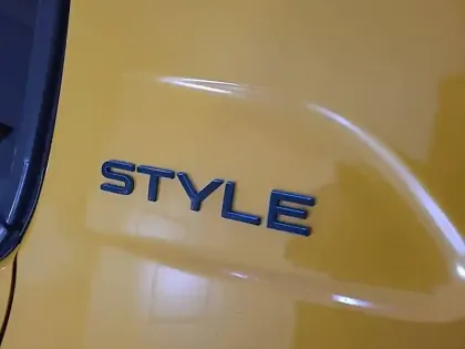 Photo 27 Peugeot 208  PureTech 75 S&S BVM5