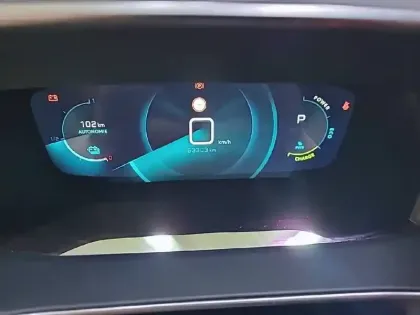 Photo 9 Peugeot 2008  Electrique 136 ch