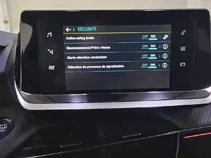 Photo 21 Peugeot 2008  Electrique 136 ch