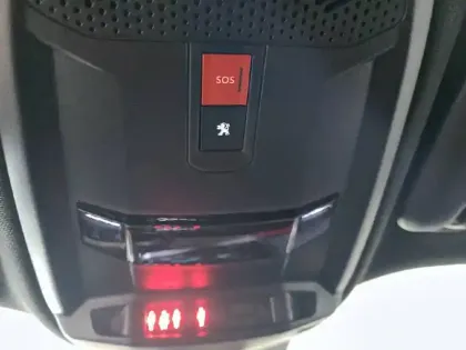 Photo 25 Peugeot 2008  Electrique 136 ch