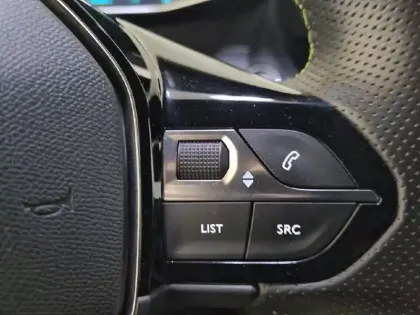 Photo 28 Peugeot 2008  Electrique 136 ch