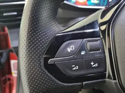 Photo 27 Peugeot 2008  Electrique 136 ch