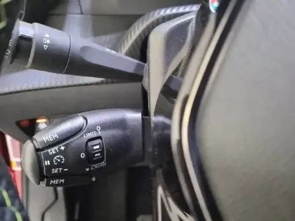 Photo 26 Peugeot 2008  Electrique 136 ch