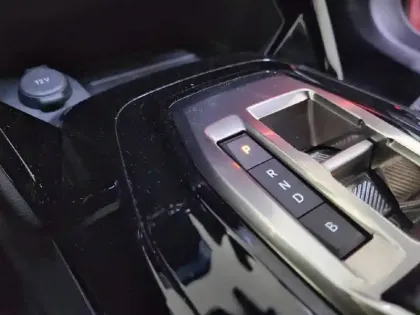 Photo 13 Peugeot 2008  Electrique 136 ch