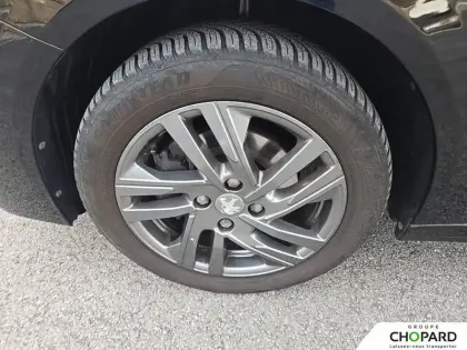 Photo 24 Peugeot 208  PureTech 100 S&S BVM6