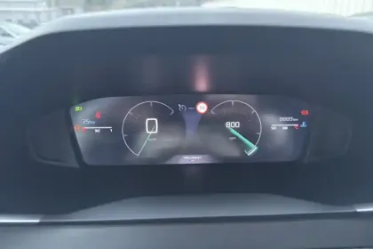 Photo 60 Peugeot 208  100 S&S BVM6