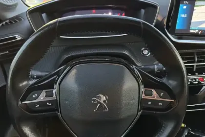 Photo 69 Peugeot 208  PureTech 100 S&S BVM6