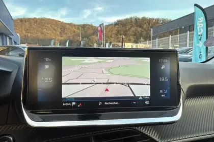 Photo 49 Peugeot 208  PureTech 100 S&S BVM6