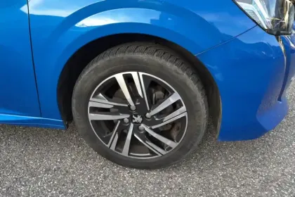 Photo 82 Peugeot 208  PureTech 100 S&S BVM6