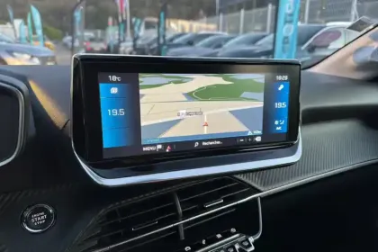 Photo 101 Peugeot 208  PureTech 100 S&S BVM6