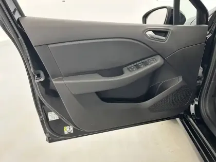 Photo 19 Renault Clio  E-Tech full hybrid 145 ch GSR2