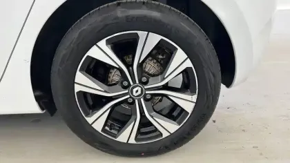 Photo 27 Renault Clio Gén. V (BJA) Ph1 NG Evolution 5